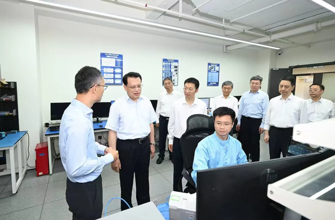 袁家军在两江新区调研时强调 突出企业创新主体地位 推动科技创新和产业创新深度融合