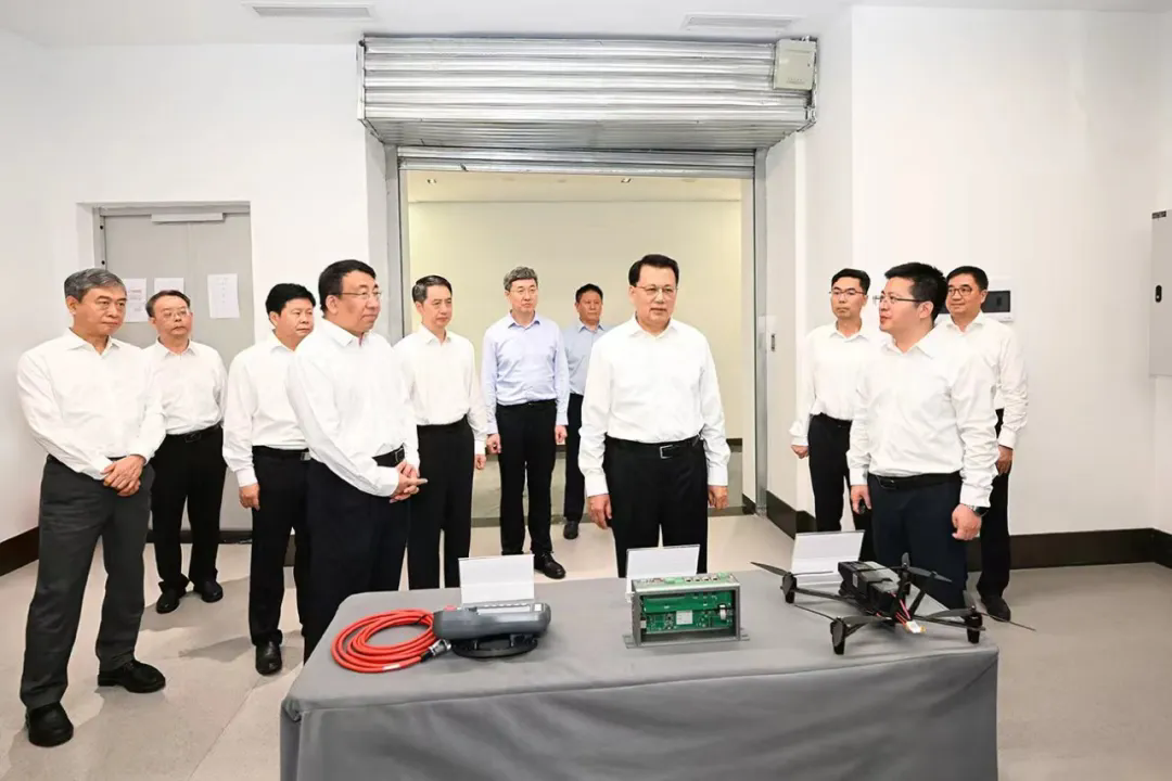 袁家军在两江新区调研时强调 突出产学研深度融合 加快构建高能级创新平台体系